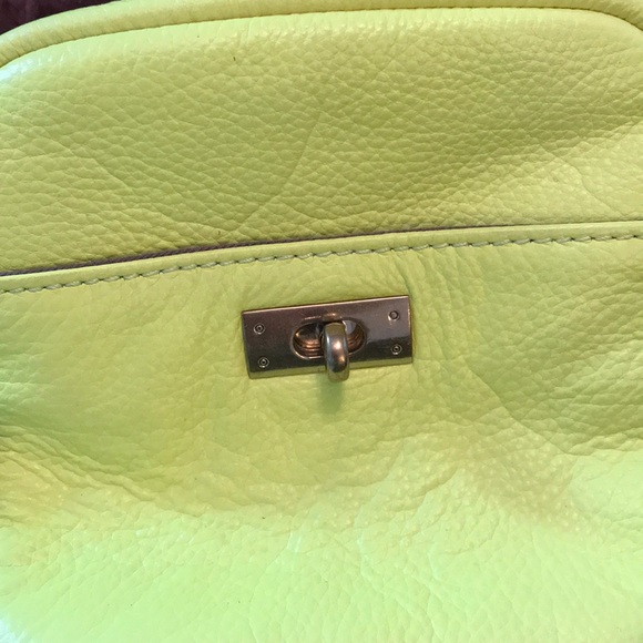NWOT 100 % Leather Crossbody Handbag - Picture 3 of 7